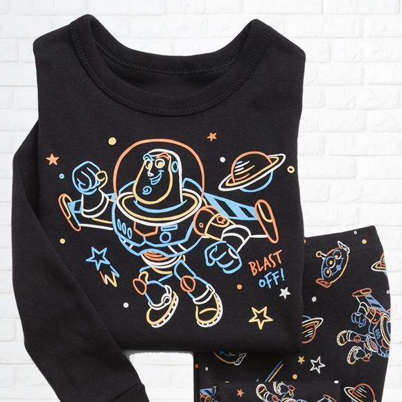 NWT babyGap | Disney Buzz Lightyear 100% Organic Cotton PJ Set - Size 6-12M - Picture 1 of 2